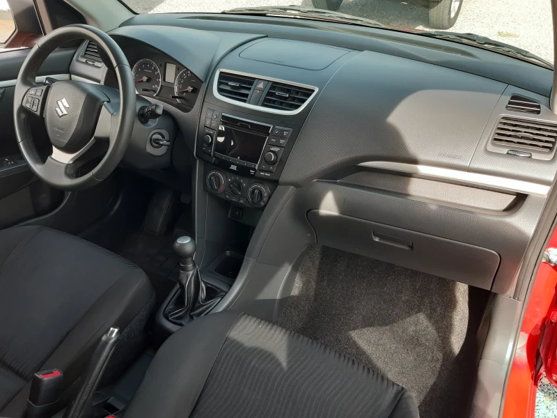 Suzuki Swift КАТО НОВА , снимка 13 - Автомобили и джипове - 47513579