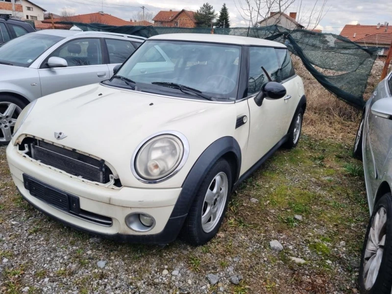 Mini One 1.4 i, снимка 2 - Автомобили и джипове - 48237986