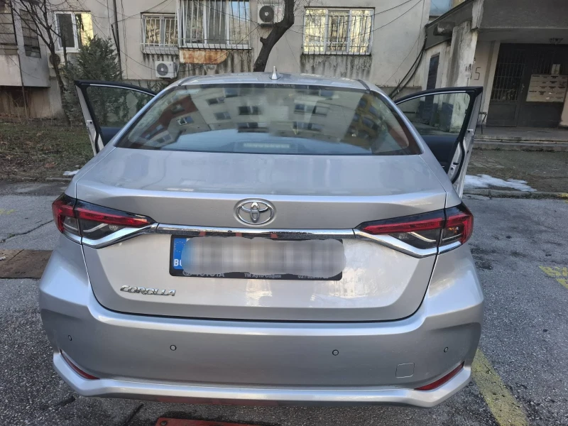 Toyota Corolla 1.6 CVT EXECUTIVE В ГАРАНЦИЯ!, снимка 2 - Автомобили и джипове - 48740532