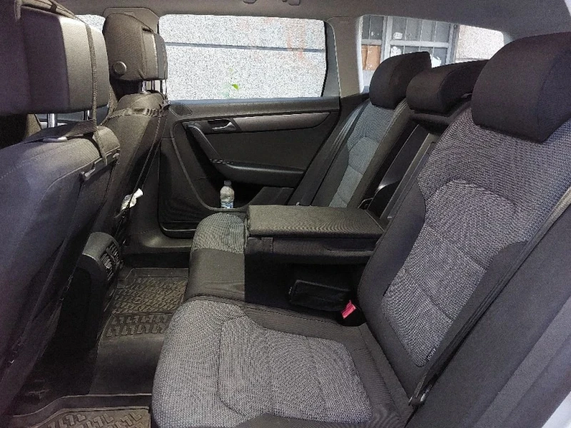 VW Passat B7, снимка 12 - Автомобили и джипове - 50624440
