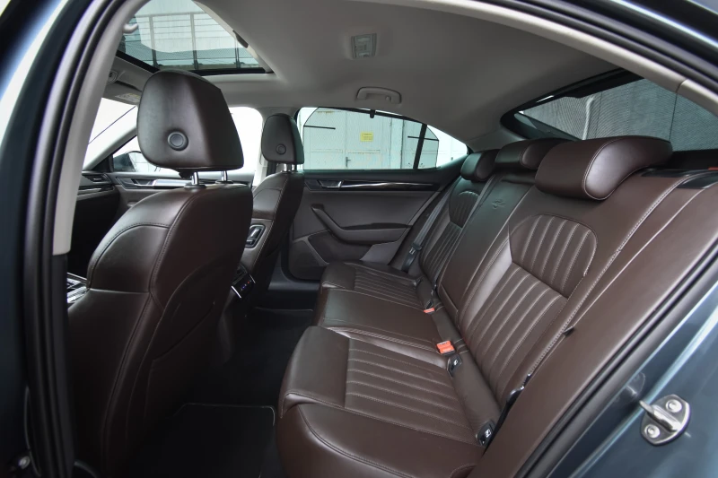 Skoda Superb 2.0 TSI 280 PS L&K, снимка 9 - Автомобили и джипове - 51709686