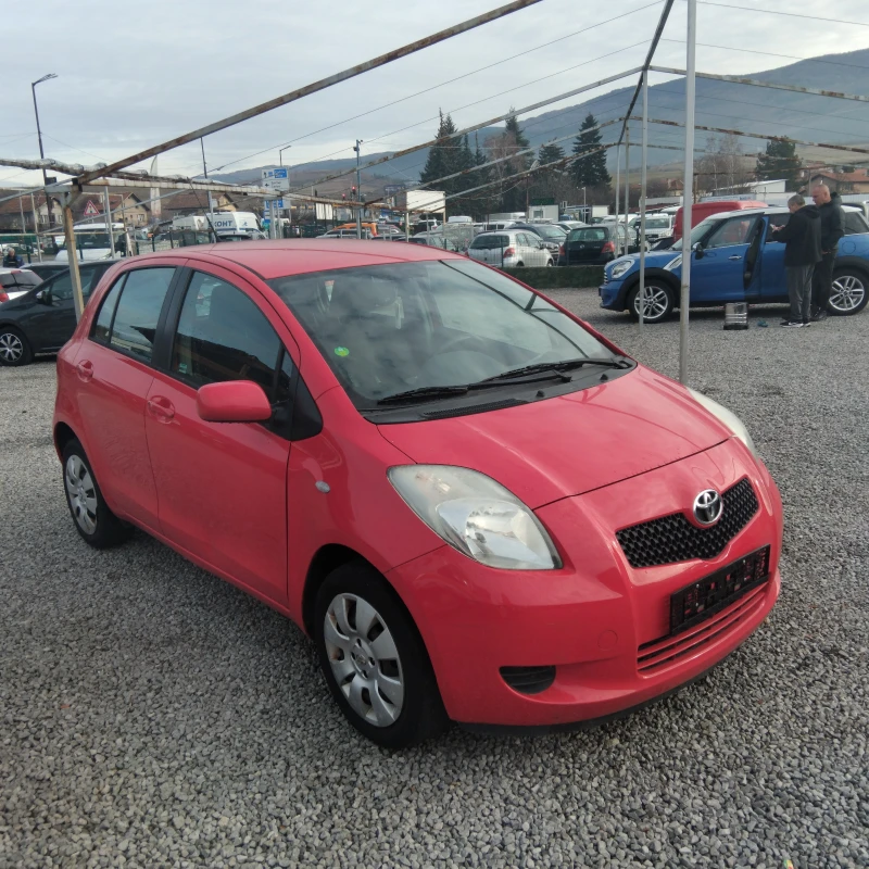 Toyota Yaris 1.0, снимка 3 - Автомобили и джипове - 52719917