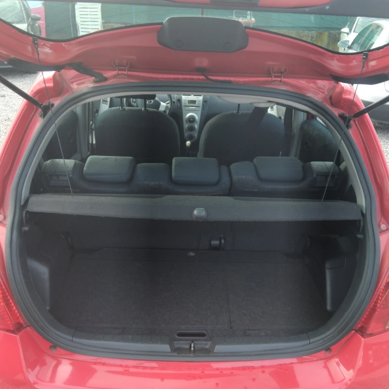 Toyota Yaris 1.0, снимка 11 - Автомобили и джипове - 52719917