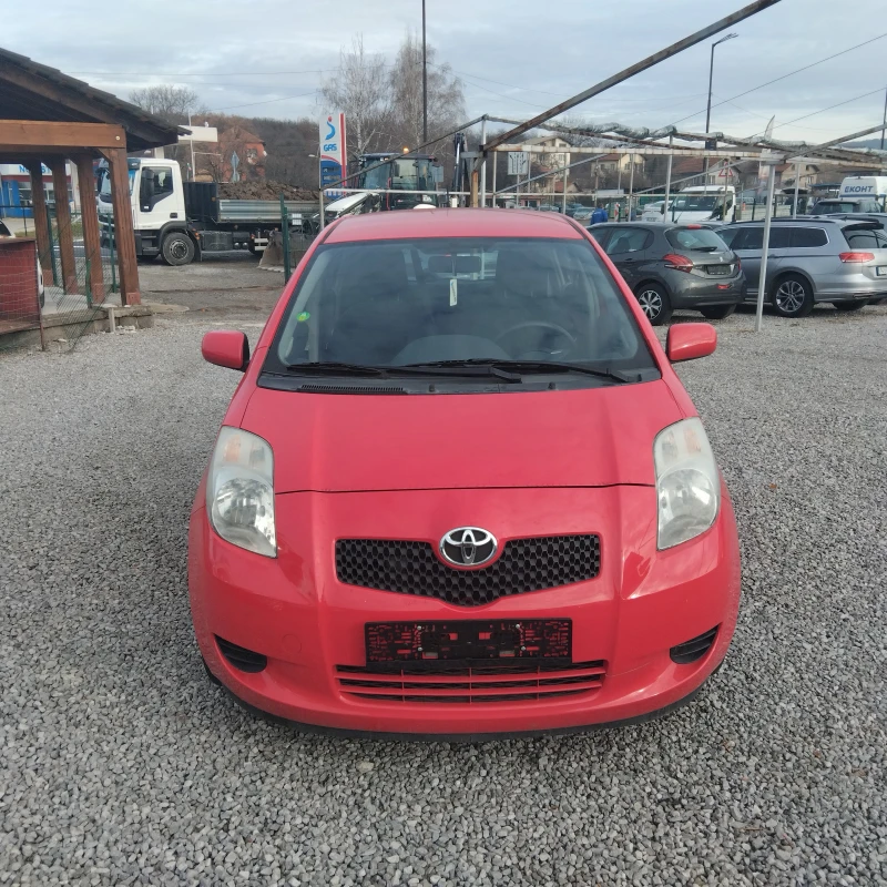 Toyota Yaris 1.0, снимка 2 - Автомобили и джипове - 52719917