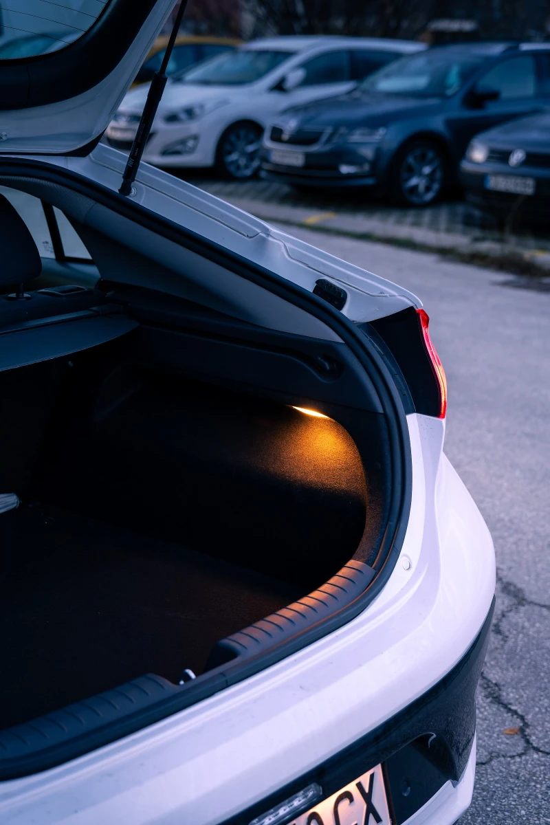 Hyundai Ioniq, снимка 12 - Автомобили и джипове - 52765046