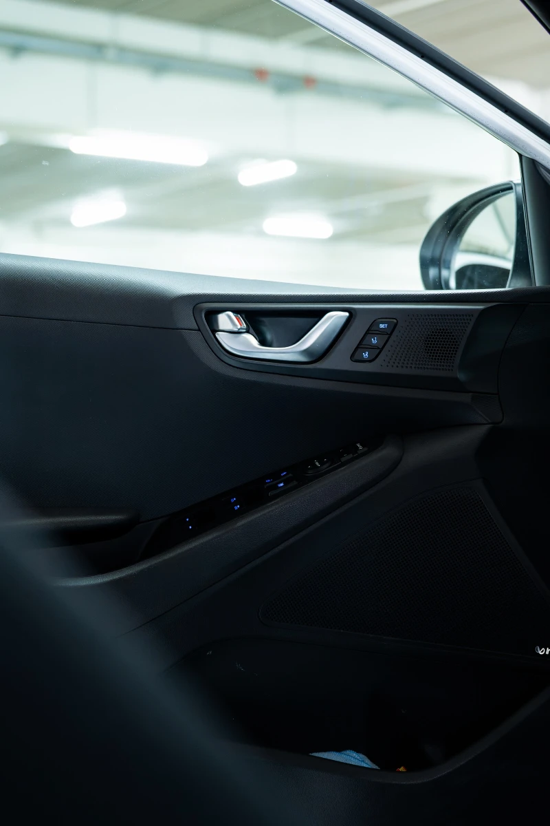Hyundai Ioniq, снимка 11 - Автомобили и джипове - 52765046