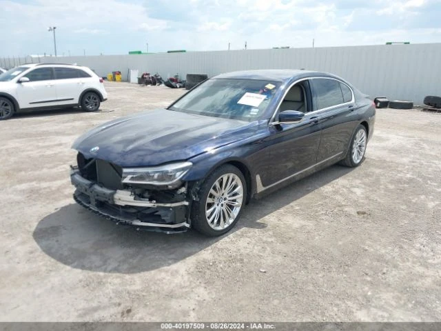 BMW 750 ДИГИТАЛНО* ТАБЛО* МАСАЖ* КАМЕРА* ДИСТРОНИК* ОБДУХВ, снимка 1 - Автомобили и джипове - 48268529