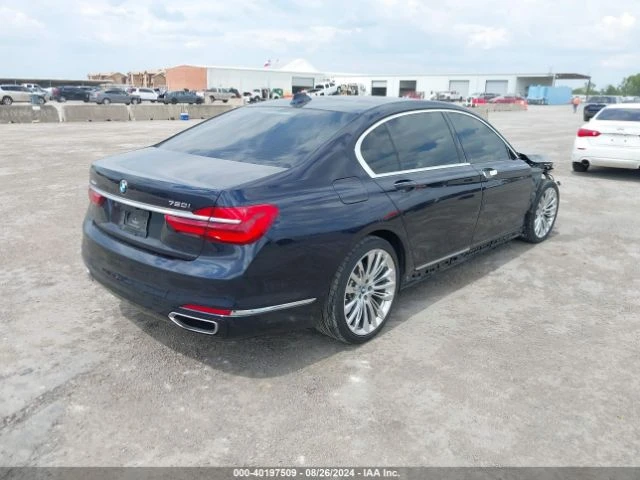 BMW 750 ДИГИТАЛНО* ТАБЛО* МАСАЖ* КАМЕРА* ДИСТРОНИК* ОБДУХВ, снимка 4 - Автомобили и джипове - 48268529