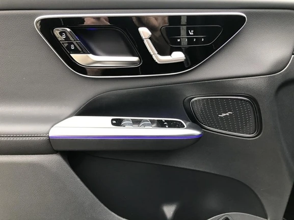 Mercedes-Benz GLC 200 4Matic = AMG Line = Advanced Plus Гаранция, снимка 4 - Автомобили и джипове - 53074936