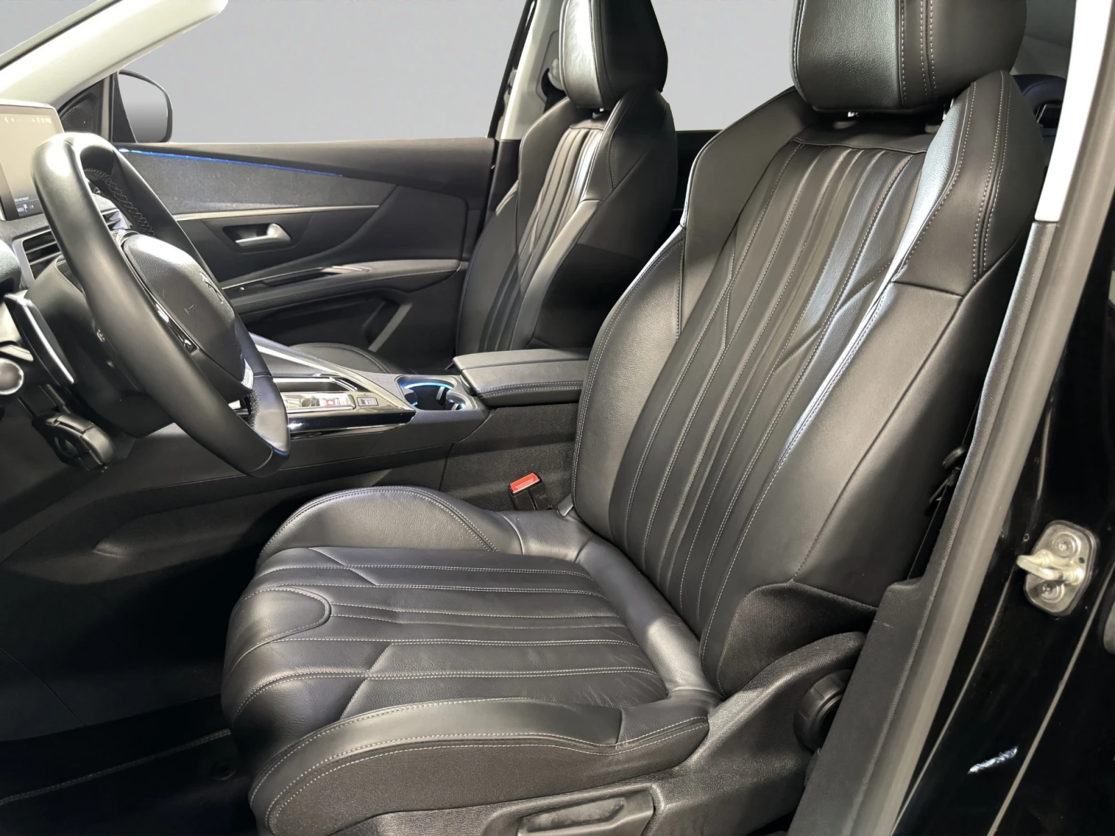 Peugeot 3008 ALLURE 1.2 e-THP 130 EAT8 Гаранция 2 години - изображение 10