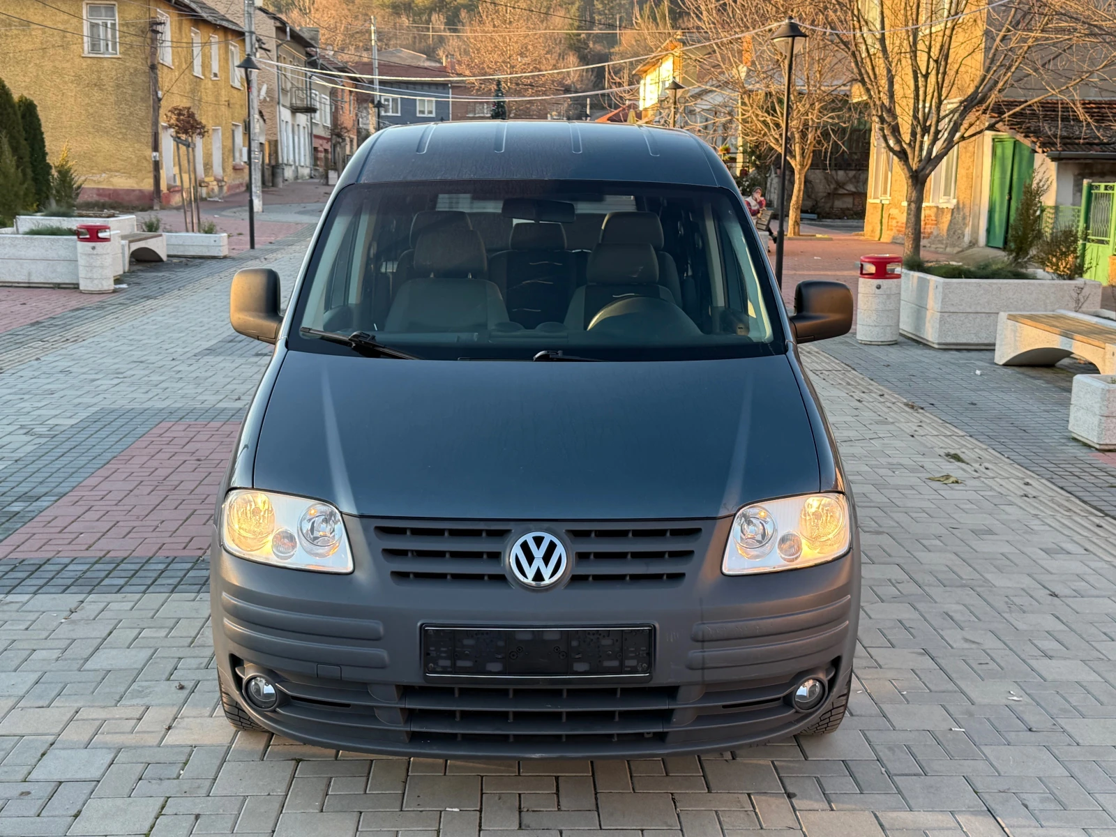 VW Caddy БЕНЗИН-ГАЗ КЛИМА 7-МЕСТЕН - изображение 2