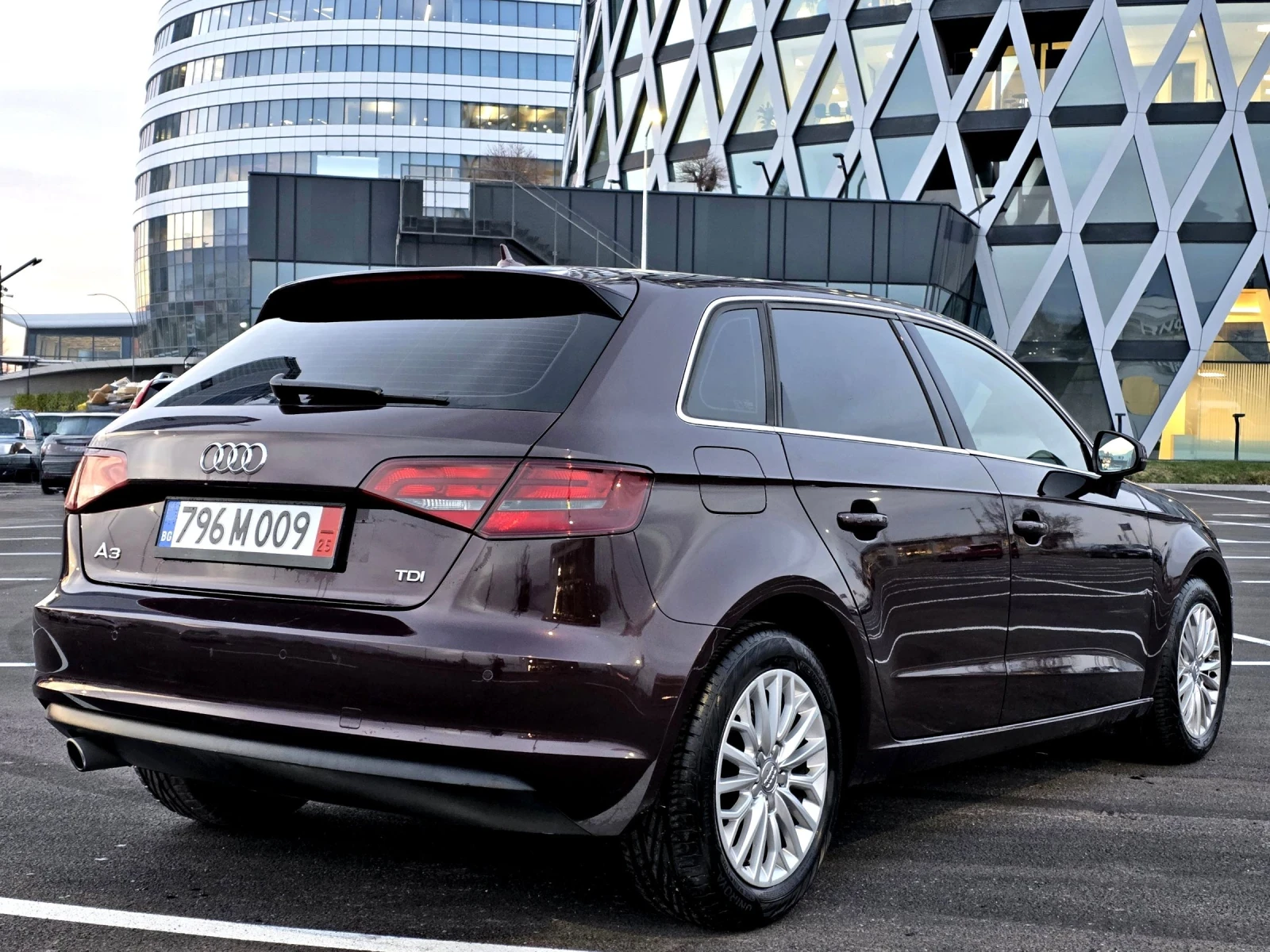 Audi A3 Sportback 1.6tdi S-Tronic/Keyless/Distronic/Koja | Mobile.bg   6