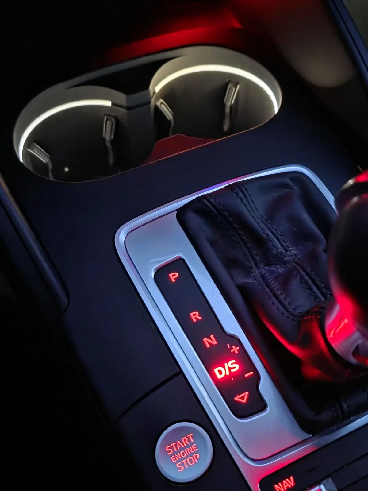 Audi A3 Sportback 1.6tdi S-Tronic/Keyless/Distronic/Koja | Mobile.bg   16