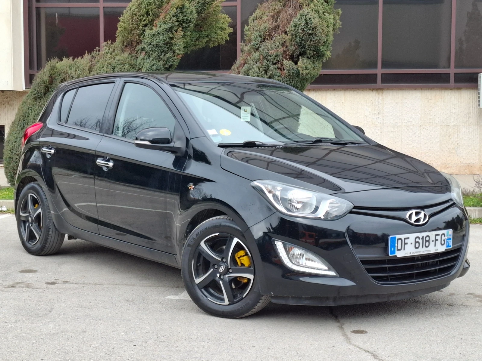 Hyundai I20 1.4CRDi 90hp * КЛИМАТРОНИК * EURO 5 * КАМЕРА * , снимка 9 - Автомобили и джипове - 53647999