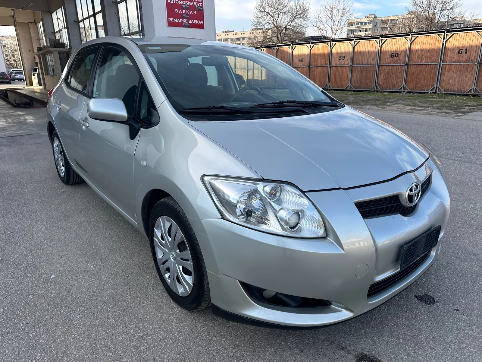 Toyota Auris 1.4i Италия  - изображение 9