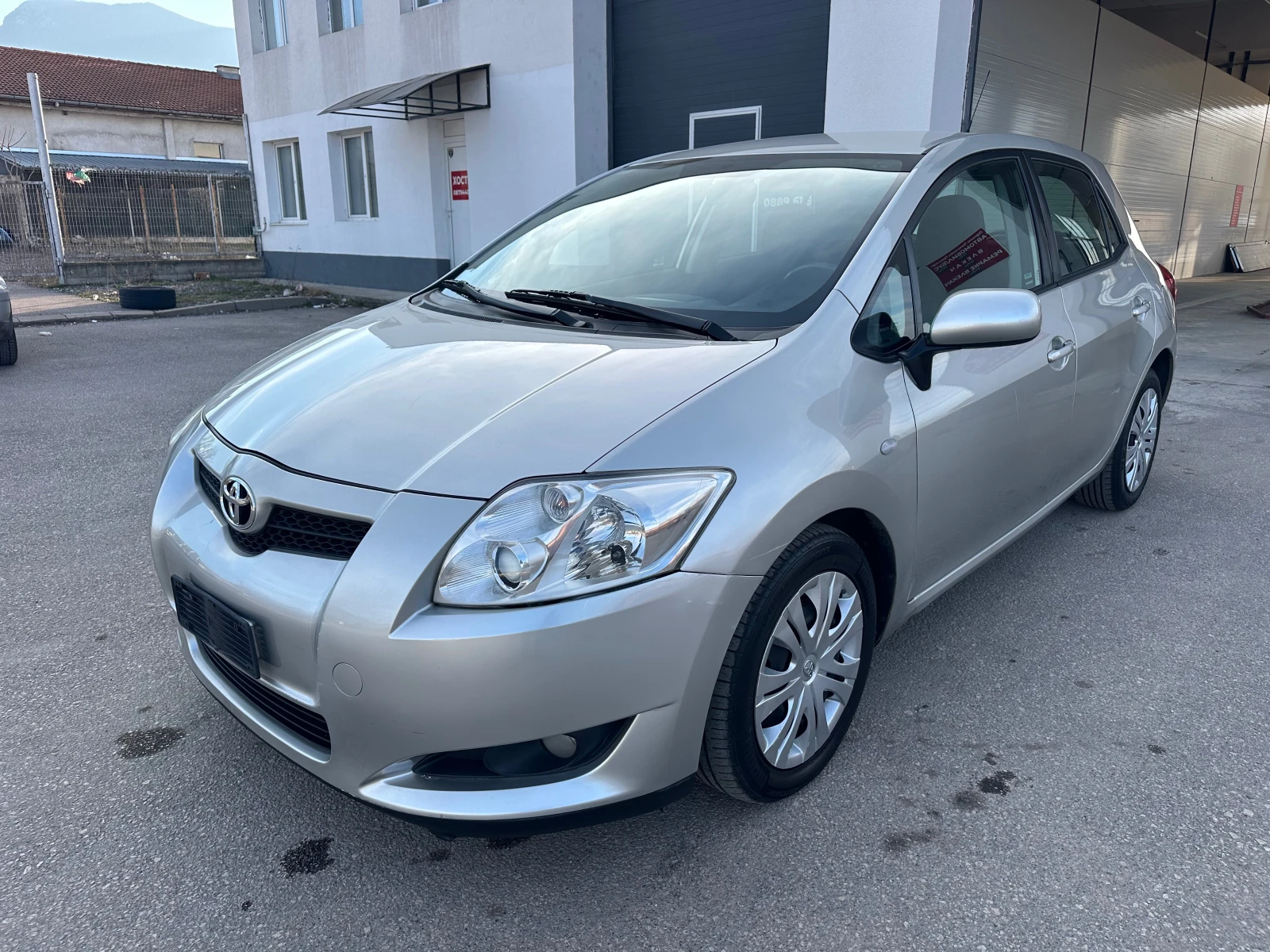 Toyota Auris 1.4i Италия  - изображение 3