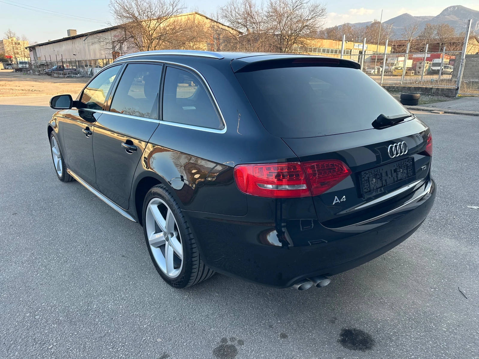 Audi A4 2.0TDI Автоматик , снимка 5 - Автомобили и джипове - 53738406