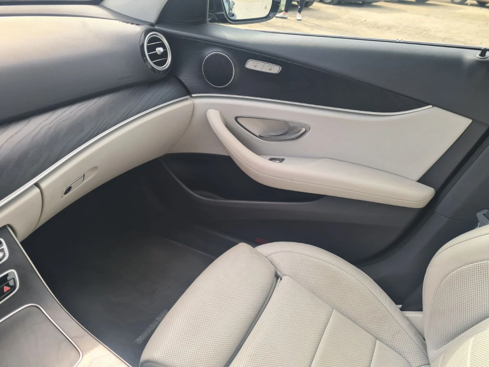 Mercedes-Benz E 220, снимка 14 - Автомобили и джипове - 54196533