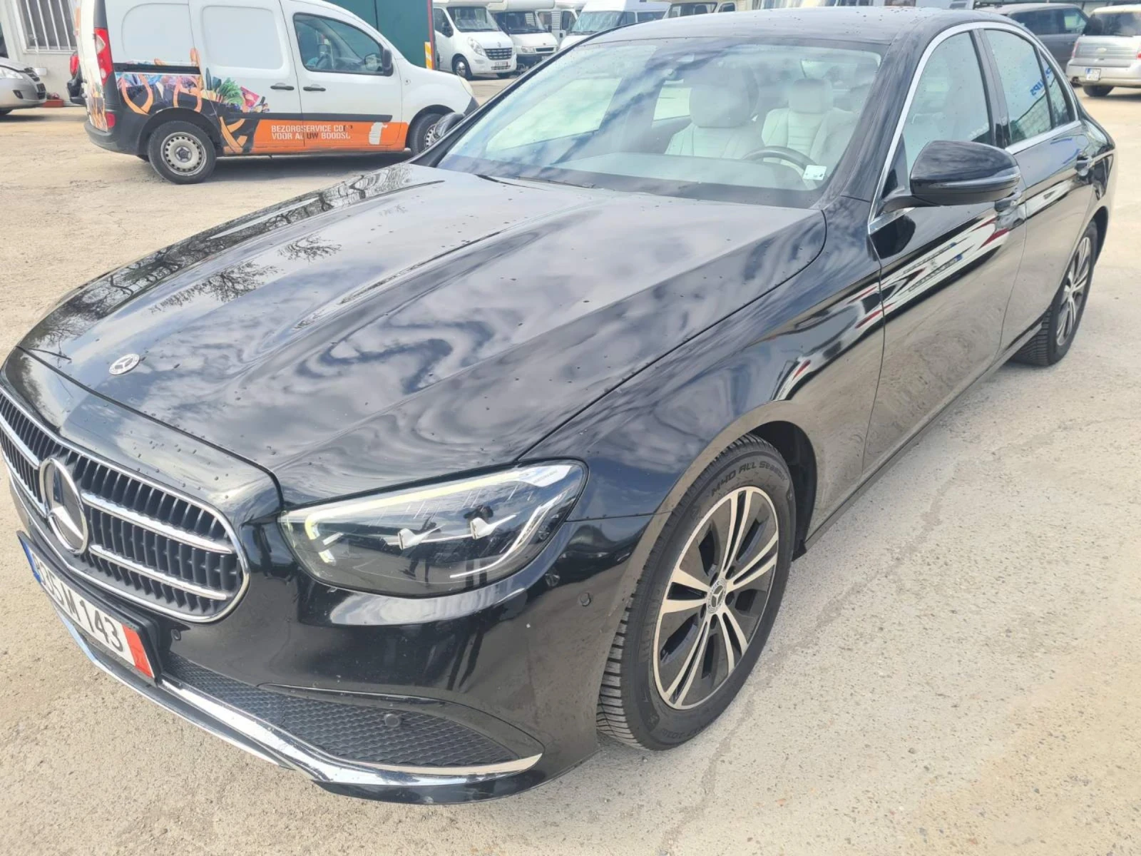 Mercedes-Benz E 220, снимка 3 - Автомобили и джипове - 54196533