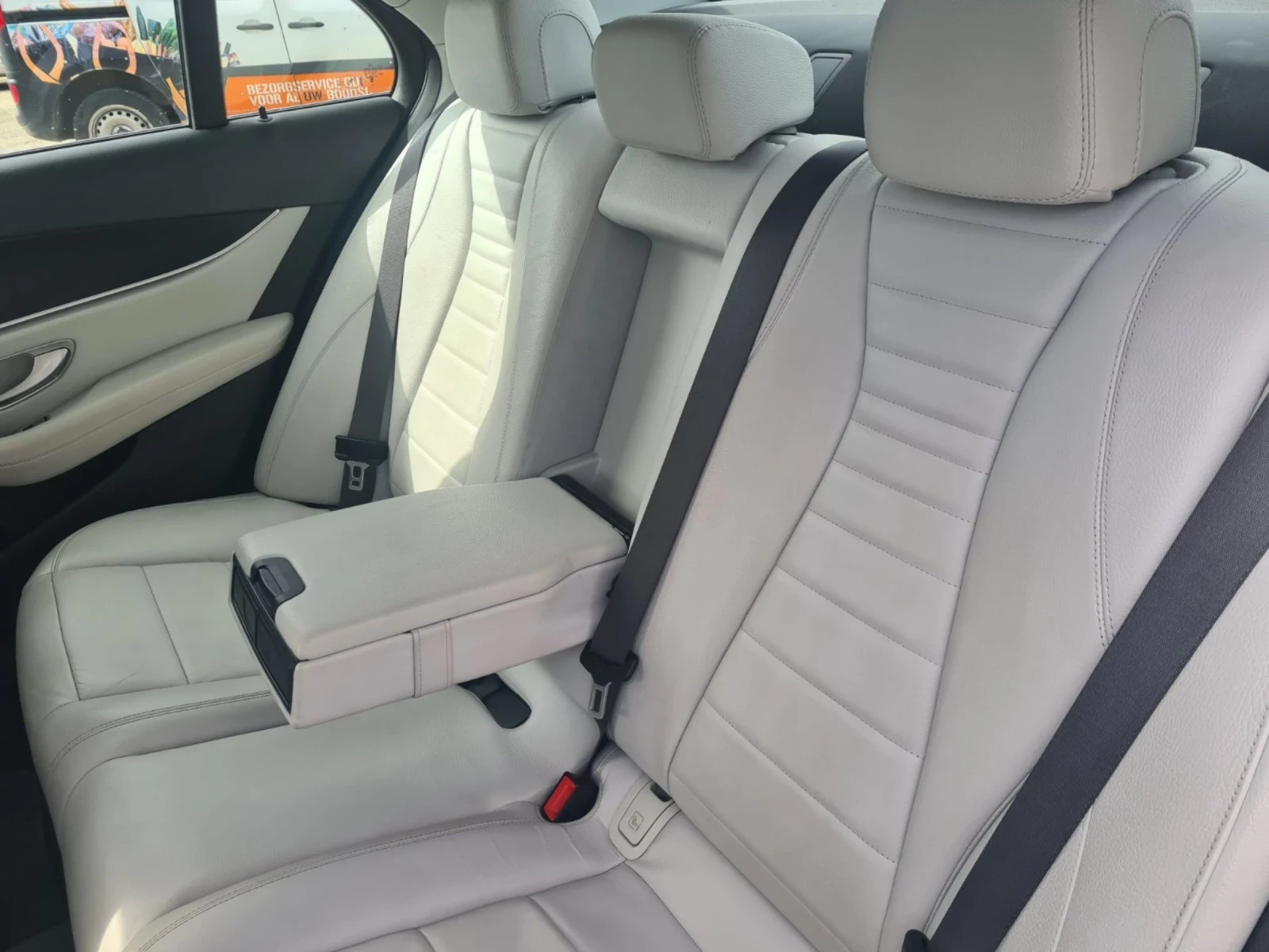 Mercedes-Benz E 220, снимка 15 - Автомобили и джипове - 54196533