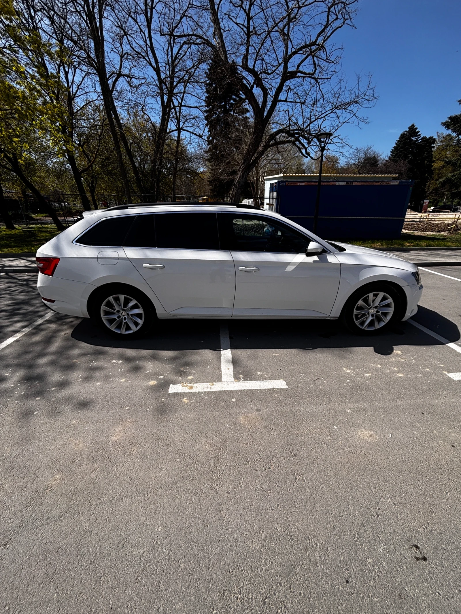 Skoda Superb 2.0 TDI 7DSG, снимка 4 - Автомобили и джипове - 54319855