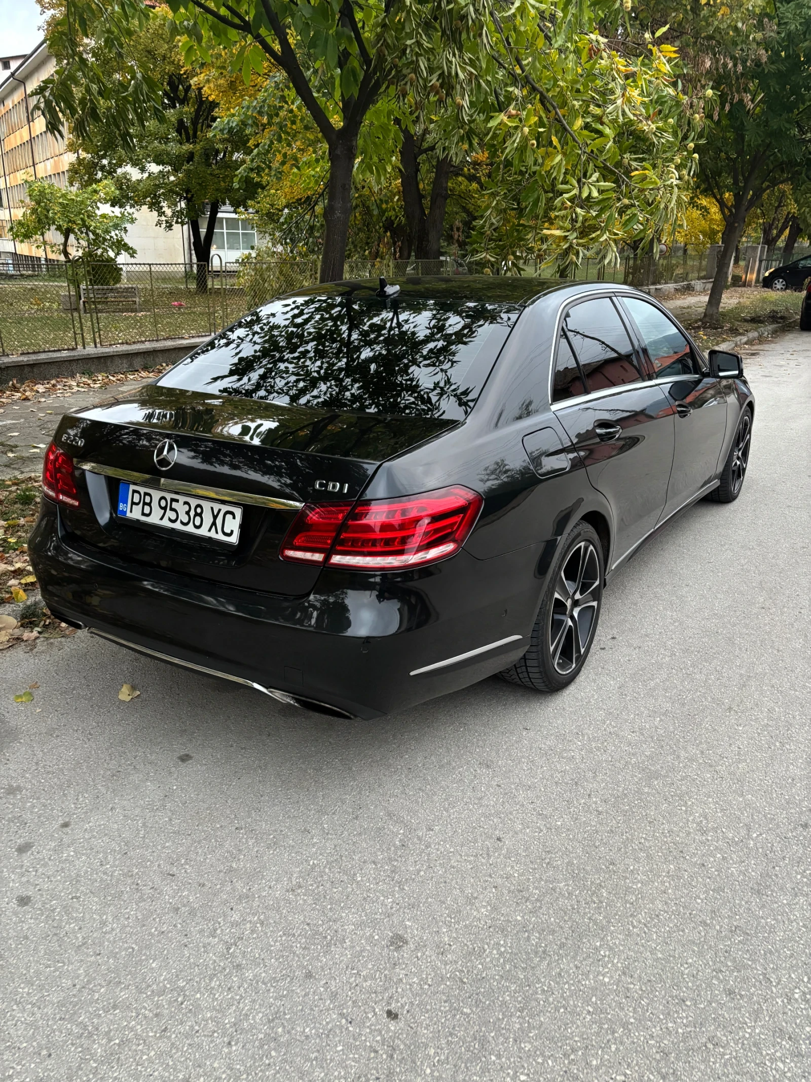Mercedes-Benz E 200, снимка 2 - Автомобили и джипове - 54806094
