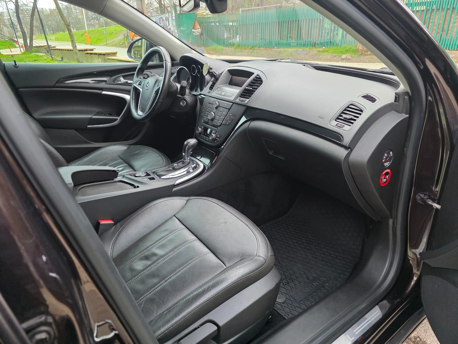 Opel Insignia A Hatchback, снимка 6 - Автомобили и джипове - 54856500