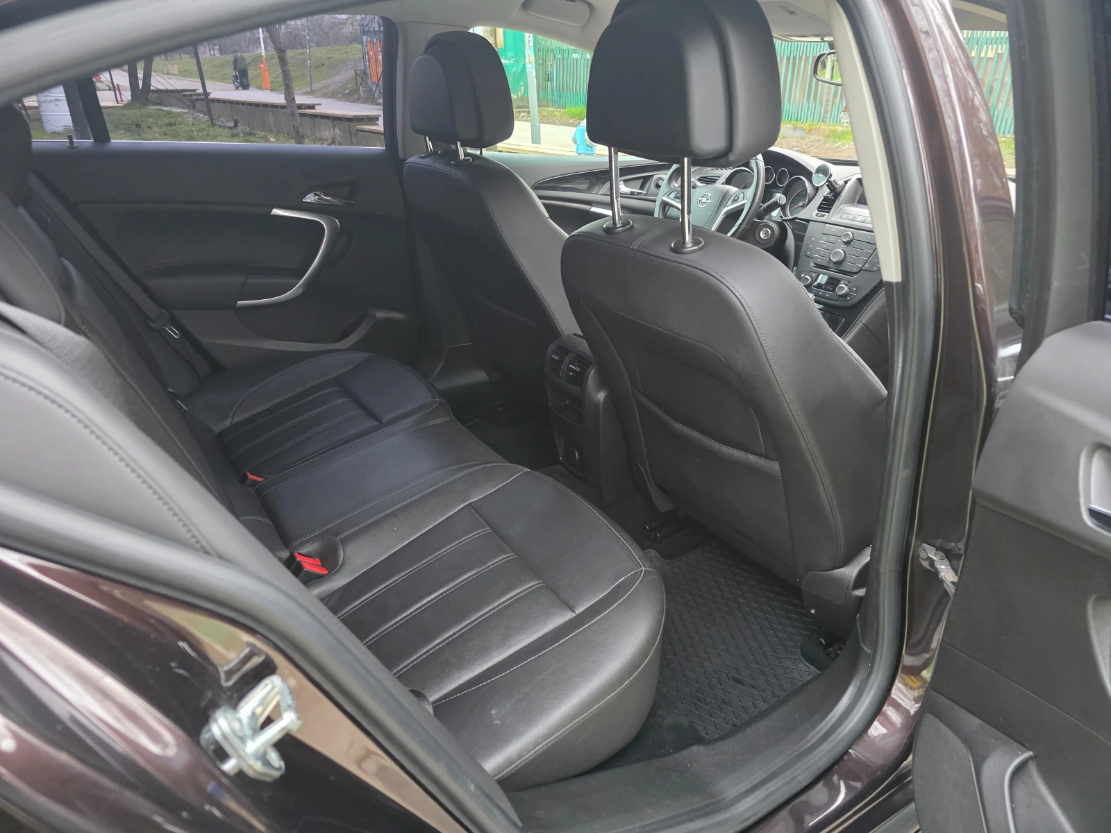Opel Insignia A Hatchback, снимка 8 - Автомобили и джипове - 54856500