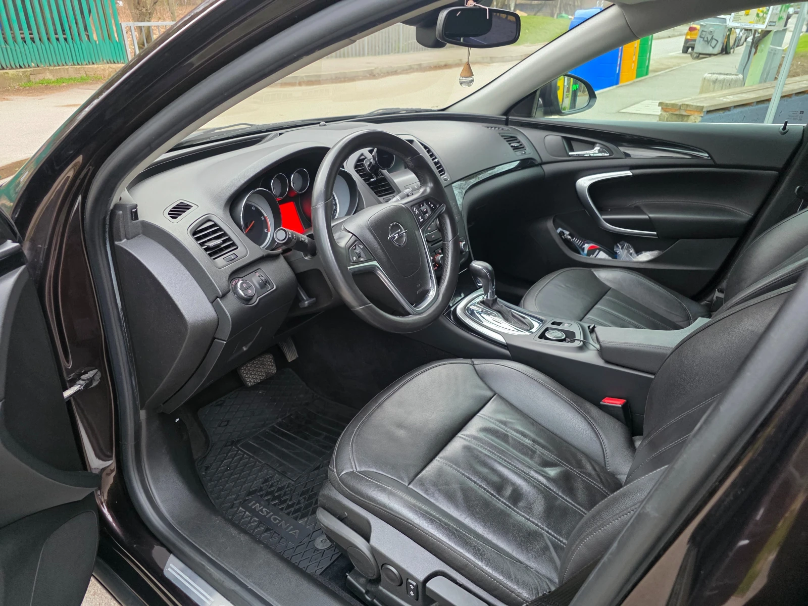 Opel Insignia A Hatchback, снимка 5 - Автомобили и джипове - 54856500