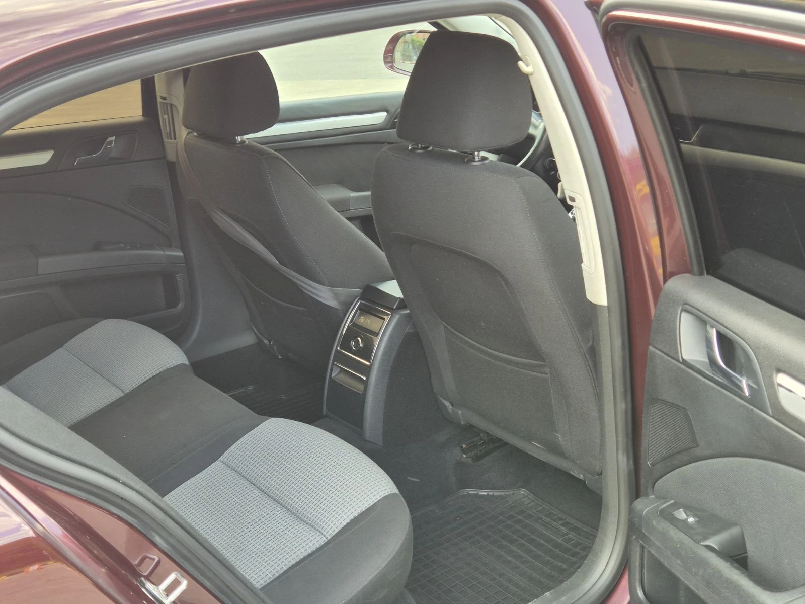 Skoda Superb 1.8 T 160 PS, снимка 11 - Автомобили и джипове - 55230863