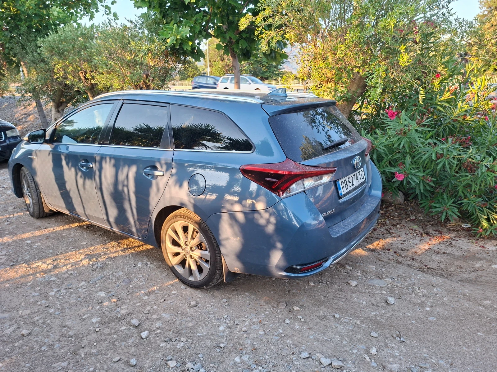 Toyota Auris, снимка 2 - Автомобили и джипове - 55569780