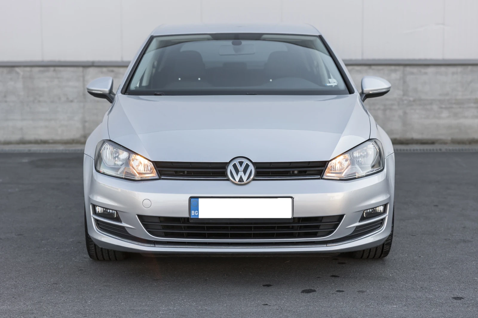 VW Golf 1.6 TDI, снимка 2 - Автомобили и джипове - 55905158