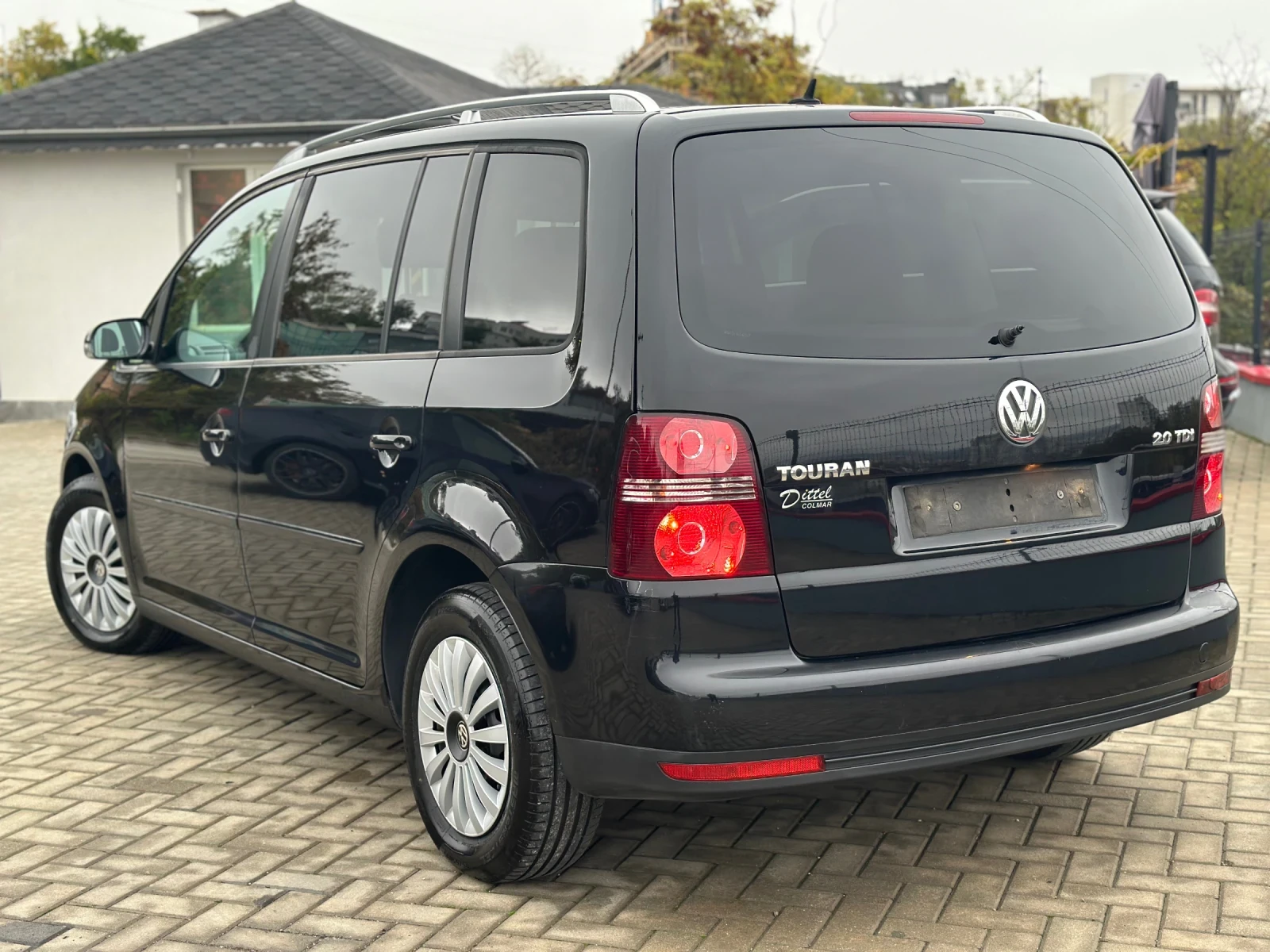VW Touran 2.0 TDI, снимка 4 - Автомобили и джипове - 56714480