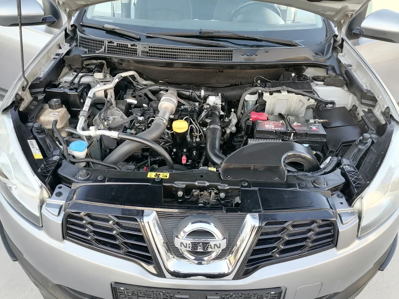 Nissan Qashqai, снимка 15 - Автомобили и джипове - 47692839