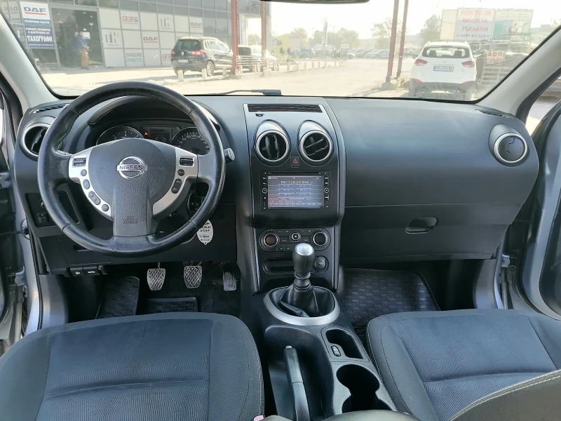 Nissan Qashqai, снимка 12 - Автомобили и джипове - 47692839