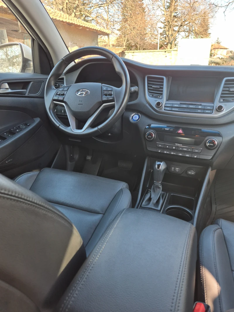 Hyundai Tucson Кожен салон, снимка 4 - Автомобили и джипове - 48719861