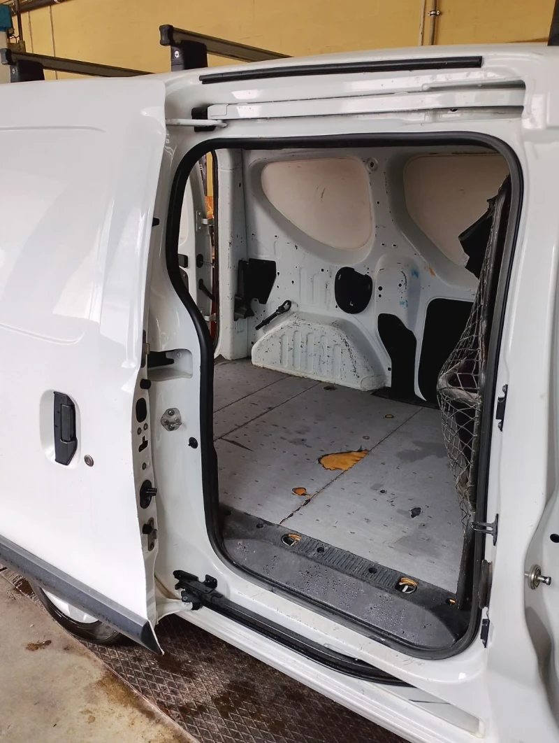 Dacia Duster 1.6 LPG, снимка 5 - Автомобили и джипове - 52894033