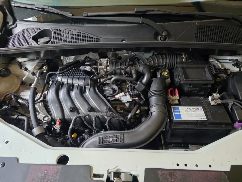 Dacia Duster 1.6 LPG, снимка 10 - Автомобили и джипове - 52894033