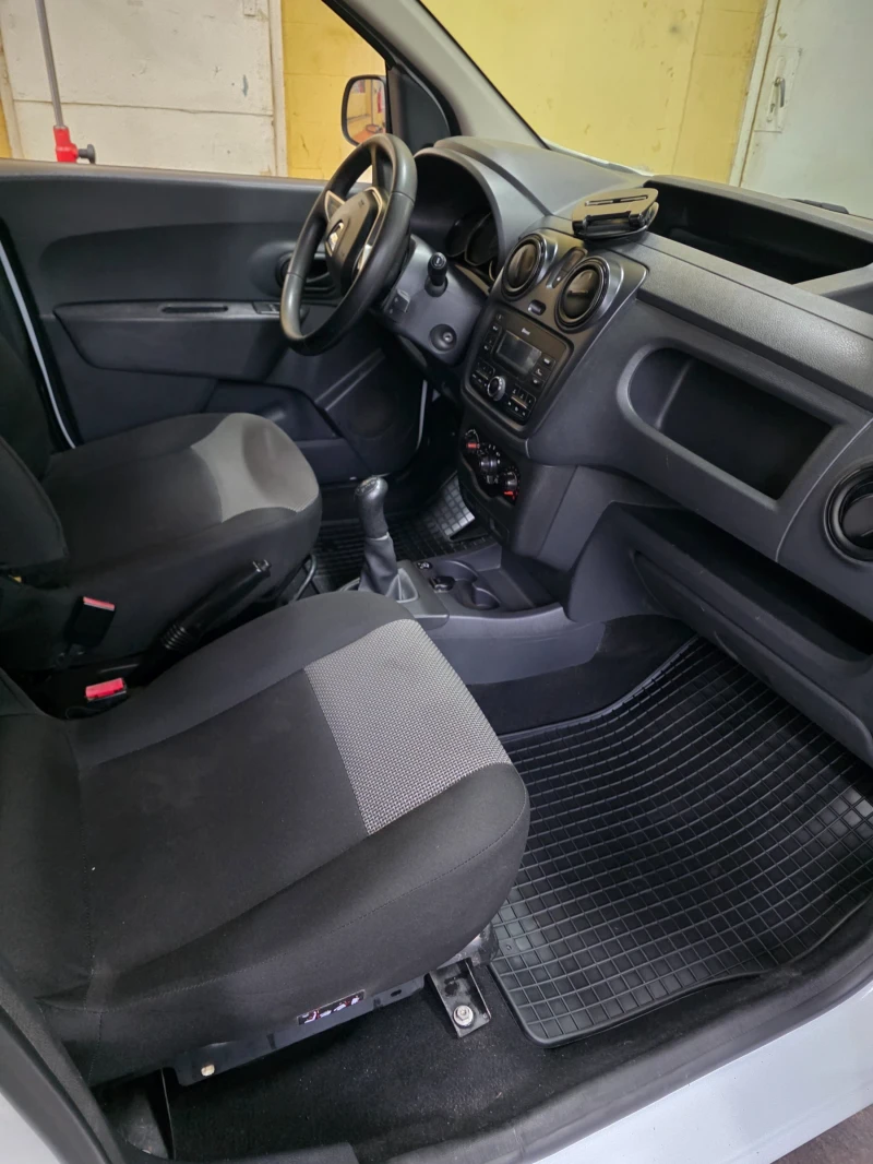 Dacia Duster 1.6 LPG, снимка 11 - Автомобили и джипове - 52894033