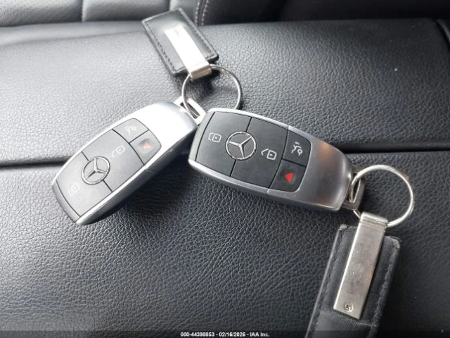 Mercedes-Benz GLC 300 4MATIC, снимка 11 - Автомобили и джипове - 53924234