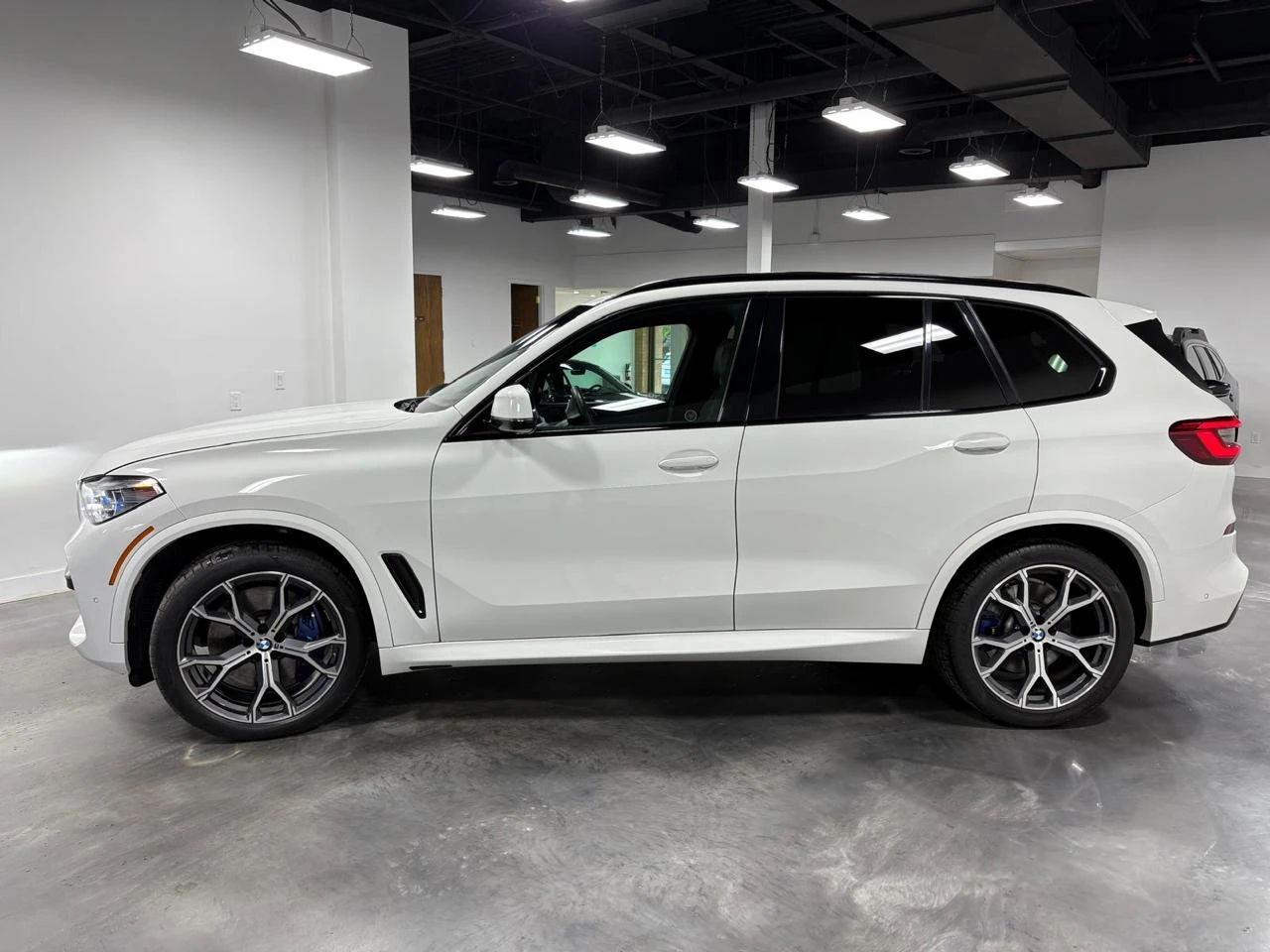 BMW X5 40i* LAZER* M-Sport* Shadow* HUD* H/K* Вакуум* Пан - изображение 10