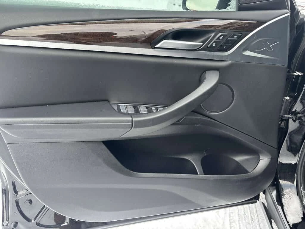 BMW X3 * xDrive30i Sports Activity Vehicle * CARFAX * ЦЕН, снимка 10 - Автомобили и джипове - 53926444