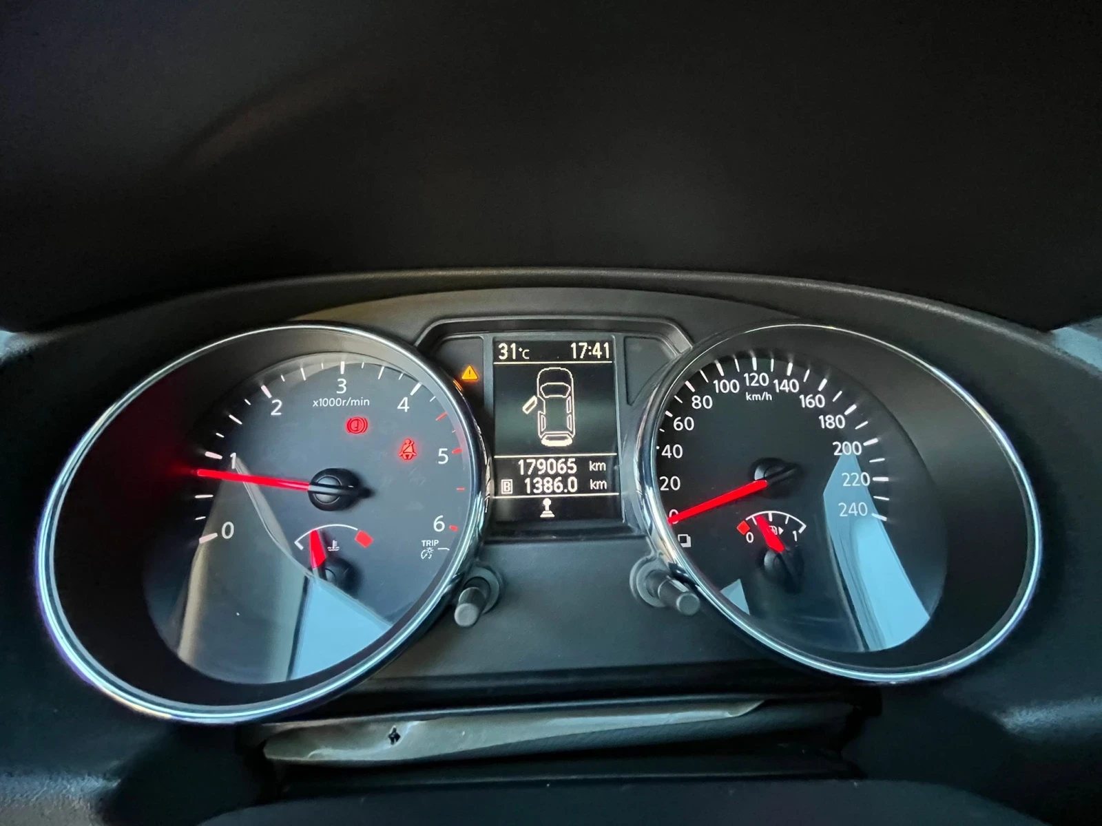 Nissan Qashqai 1.5//179000 км//, снимка 15 - Автомобили и джипове - 54439830