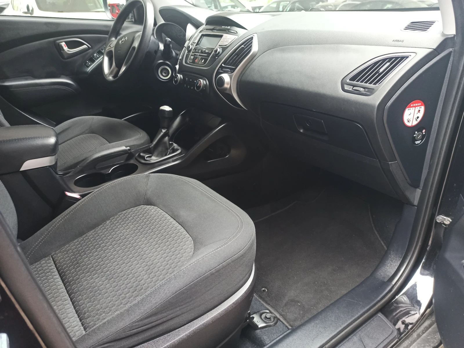 Hyundai IX35 13 г.2.0i, 4x4, снимка 13 - Автомобили и джипове - 54509025