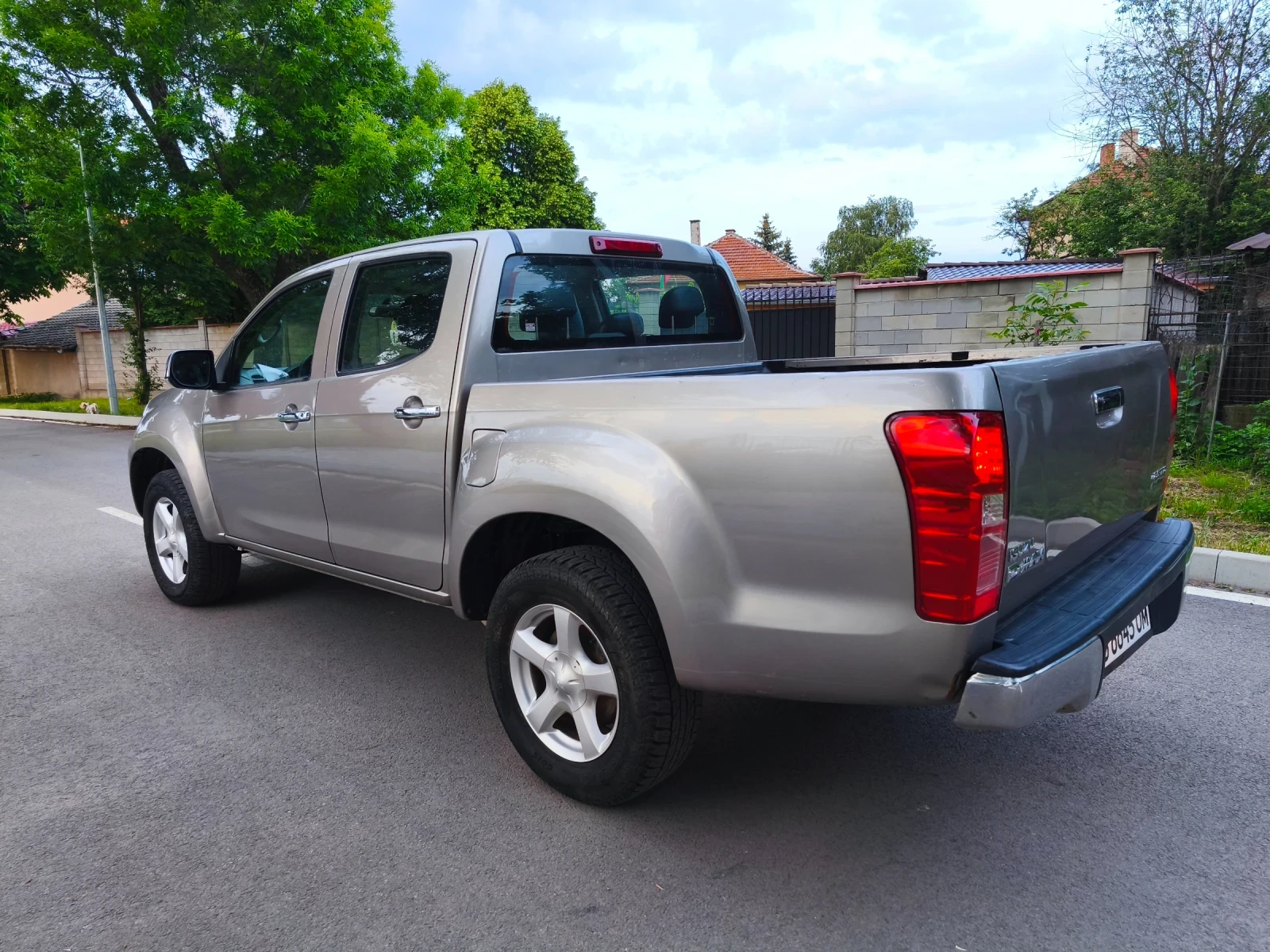 Isuzu D-max 4x4 Auto Италия , снимка 5 - Автомобили и джипове - 54795738