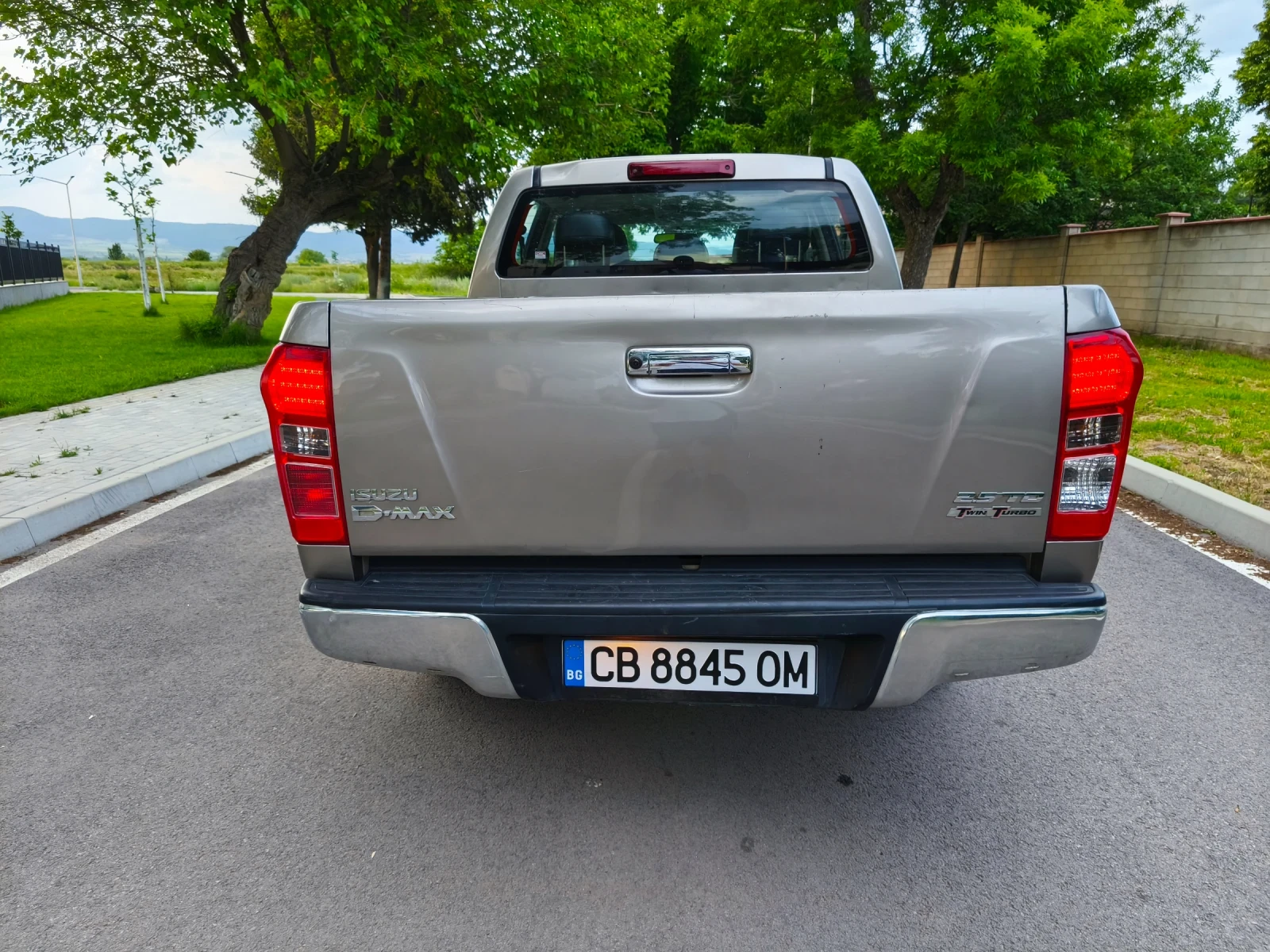 Isuzu D-max 4x4 Auto Италия , снимка 8 - Автомобили и джипове - 54795738