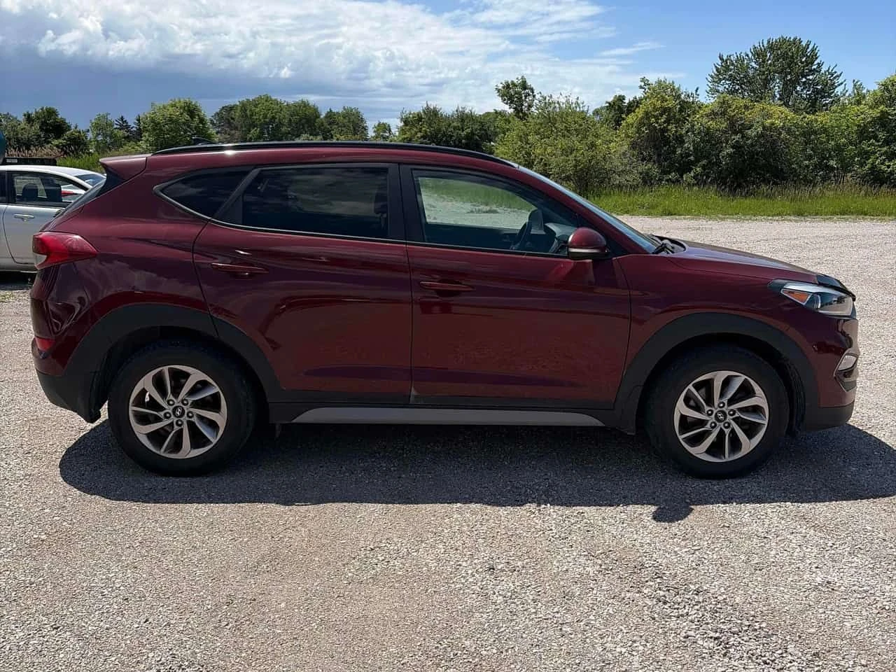Hyundai Tucson * 2.0L AWD * CARFAX * БЕЗ ПЪРВОНАЧАЛНА ВНОСКА, снимка 3 - Автомобили и джипове - 54943113