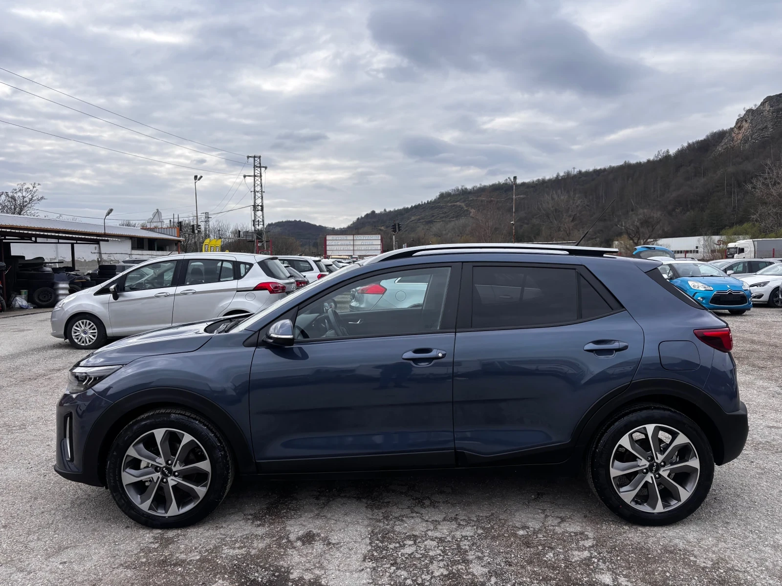 Kia Stonic 1.0 T-GDI MHEV 2000km/КАТО НОВА/CARPLAY/З.Камера, снимка 6 - Автомобили и джипове - 55742481