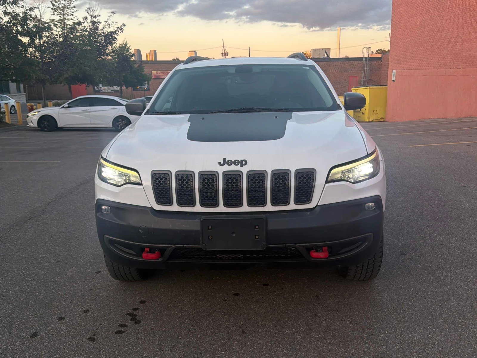 Jeep Cherokee * Trailhawk * CARFAX * ОПЦИЯ ЗА ФИНАНСИРАНЕ, снимка 6 - Автомобили и джипове - 56087121