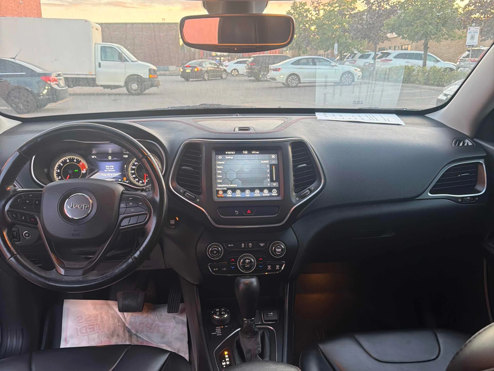 Jeep Cherokee * Trailhawk * CARFAX * ОПЦИЯ ЗА ФИНАНСИРАНЕ, снимка 8 - Автомобили и джипове - 56087121